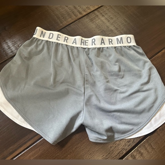 Under Armour Cotton Shorts - Picture 3 of 3